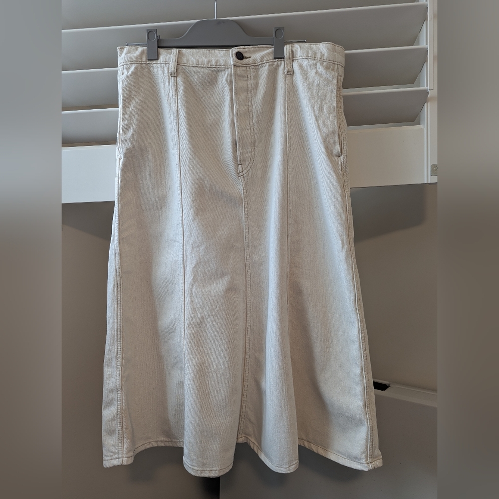 Banana Republic midi skirt Size 14 color ivory
